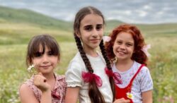 На экраны вышел сериал «Манюня» по книге Наринэ Абгарян