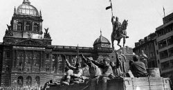 Милан Кундера «Жизнь не здесь»