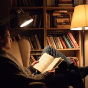 Феномен уютного чтения: что делает книгу комфортной?