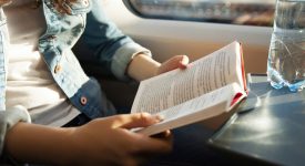 Что почитать в дороге: книги, которые не дают заскучать